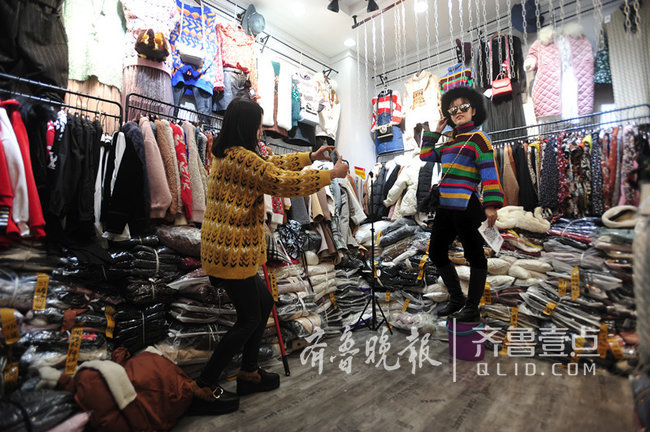 不等不靠的女漢子——濟南濼口服裝城里的創業者